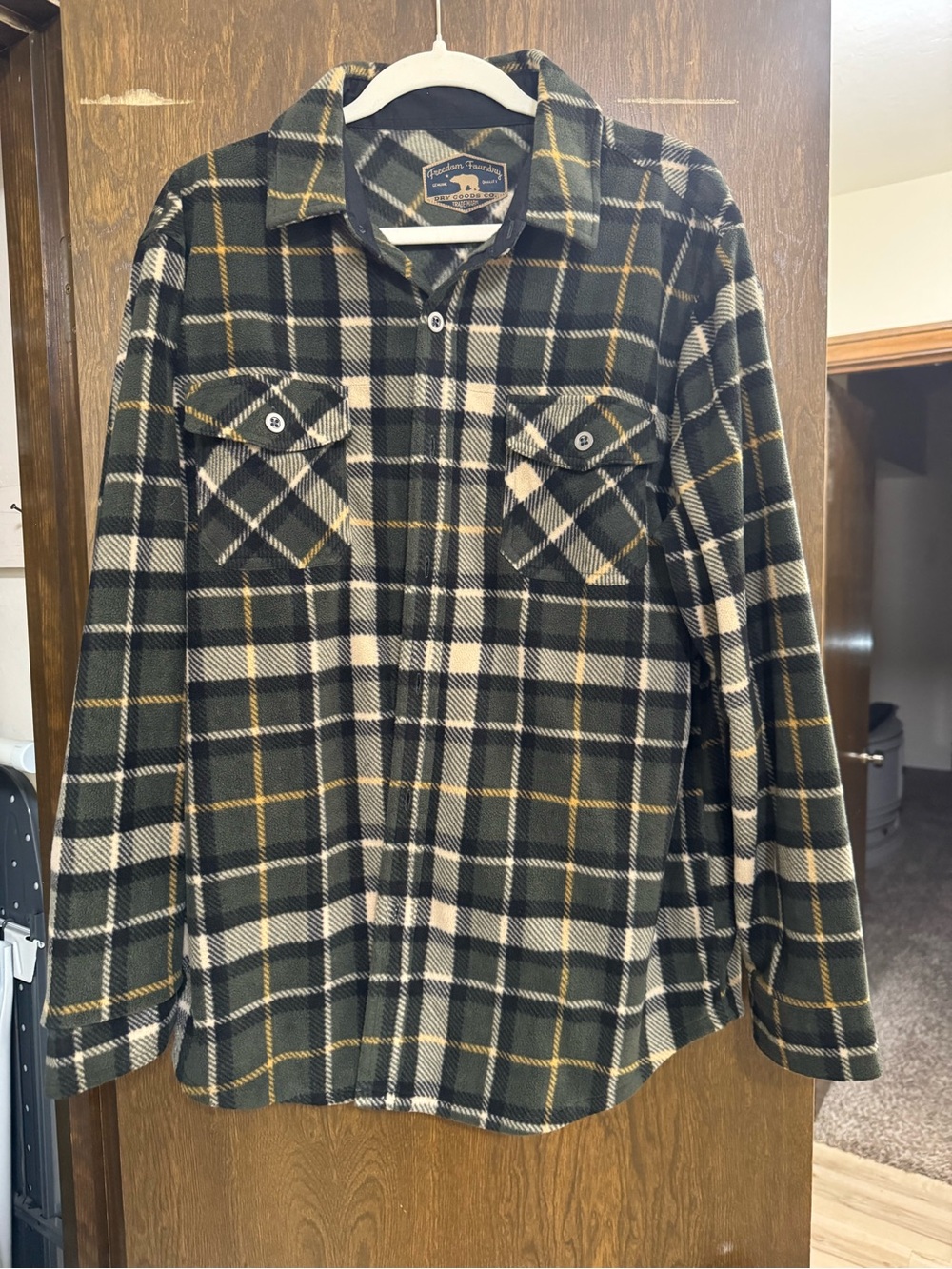Green Plaid Long-Sleeve Casual Button-Down Shirt
